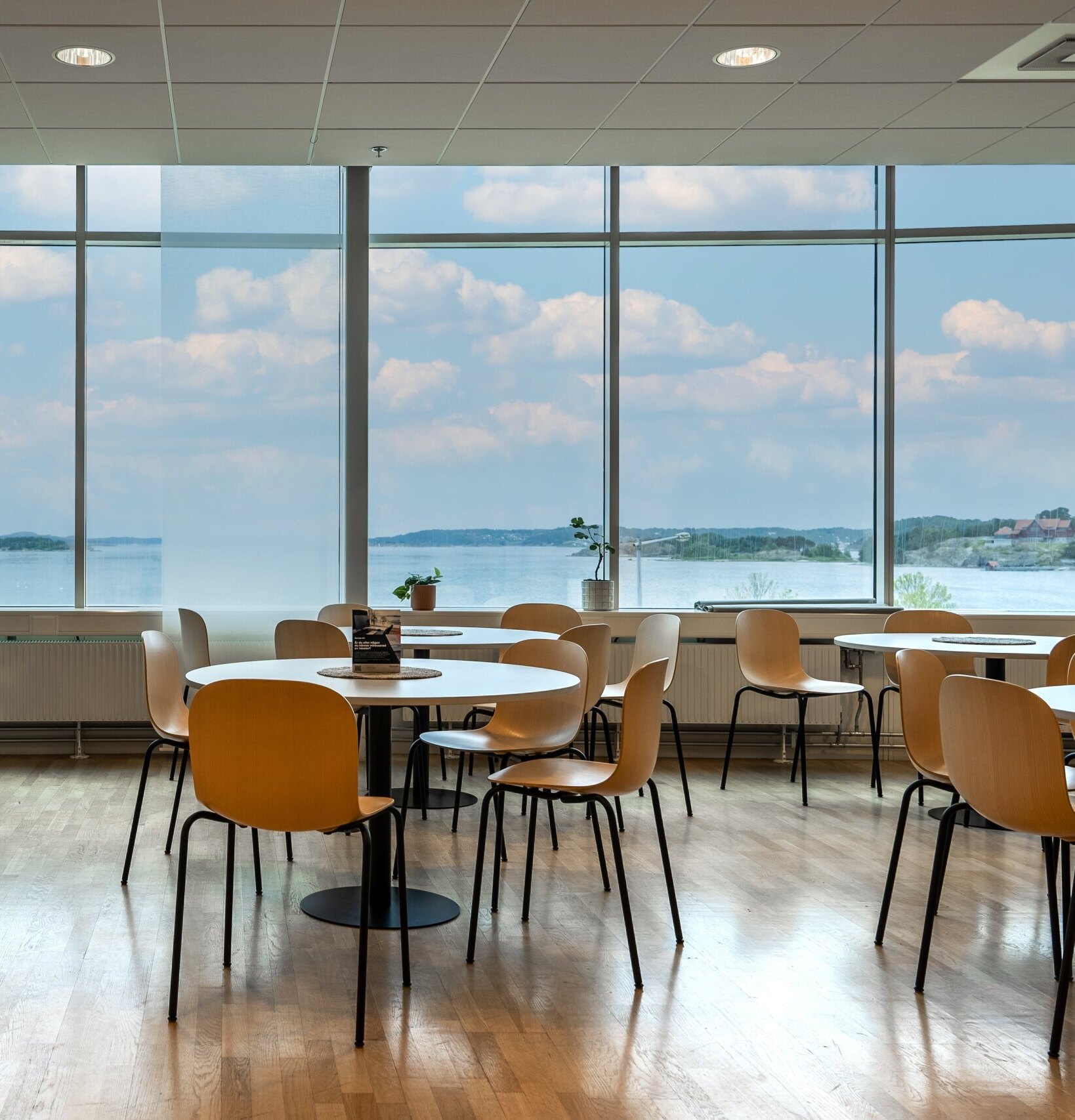 Stenunge Allé vacker utsikt mot havet